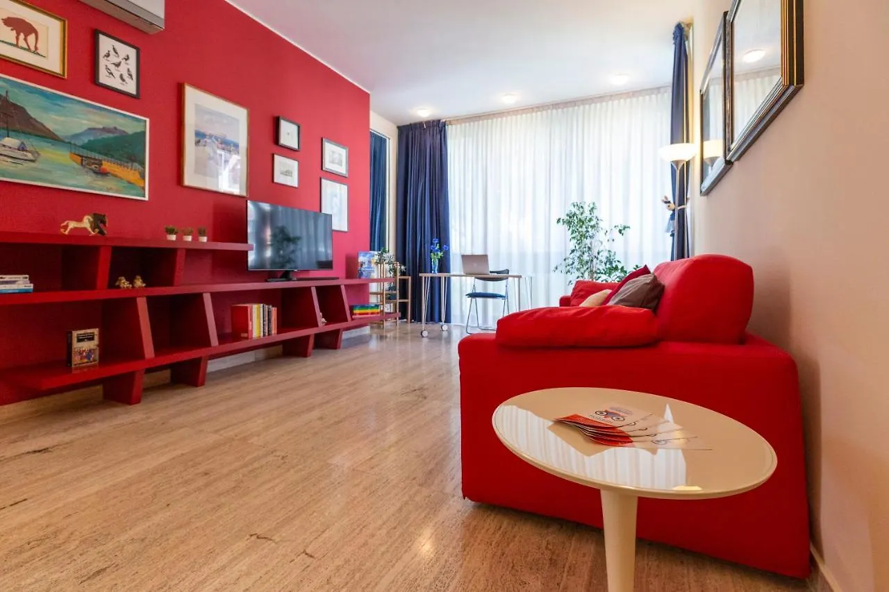 Twins Apartment - Tolstoj District ミラノ 0*,