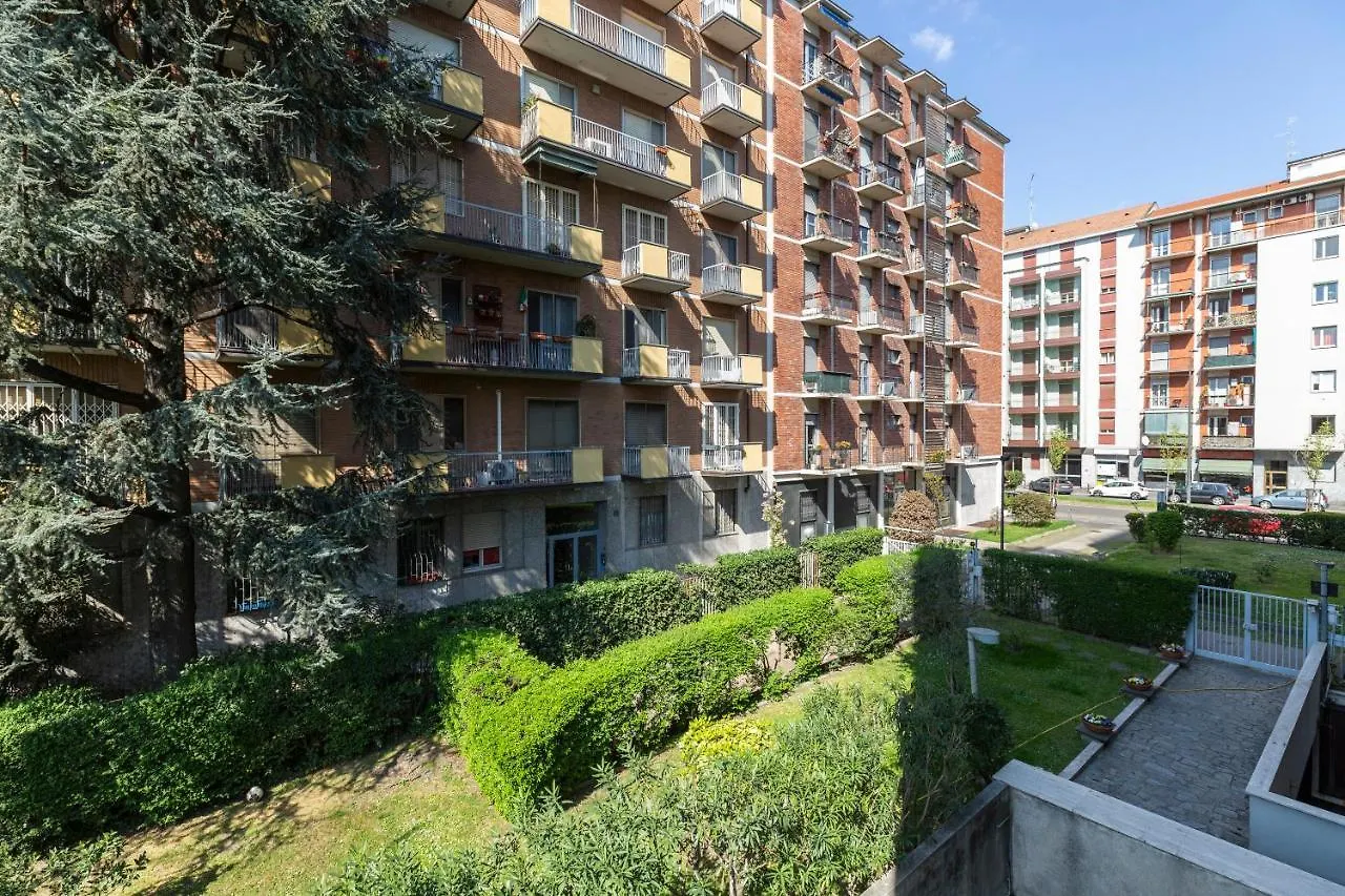 Twins Apartment - Tolstoj District ミラノ