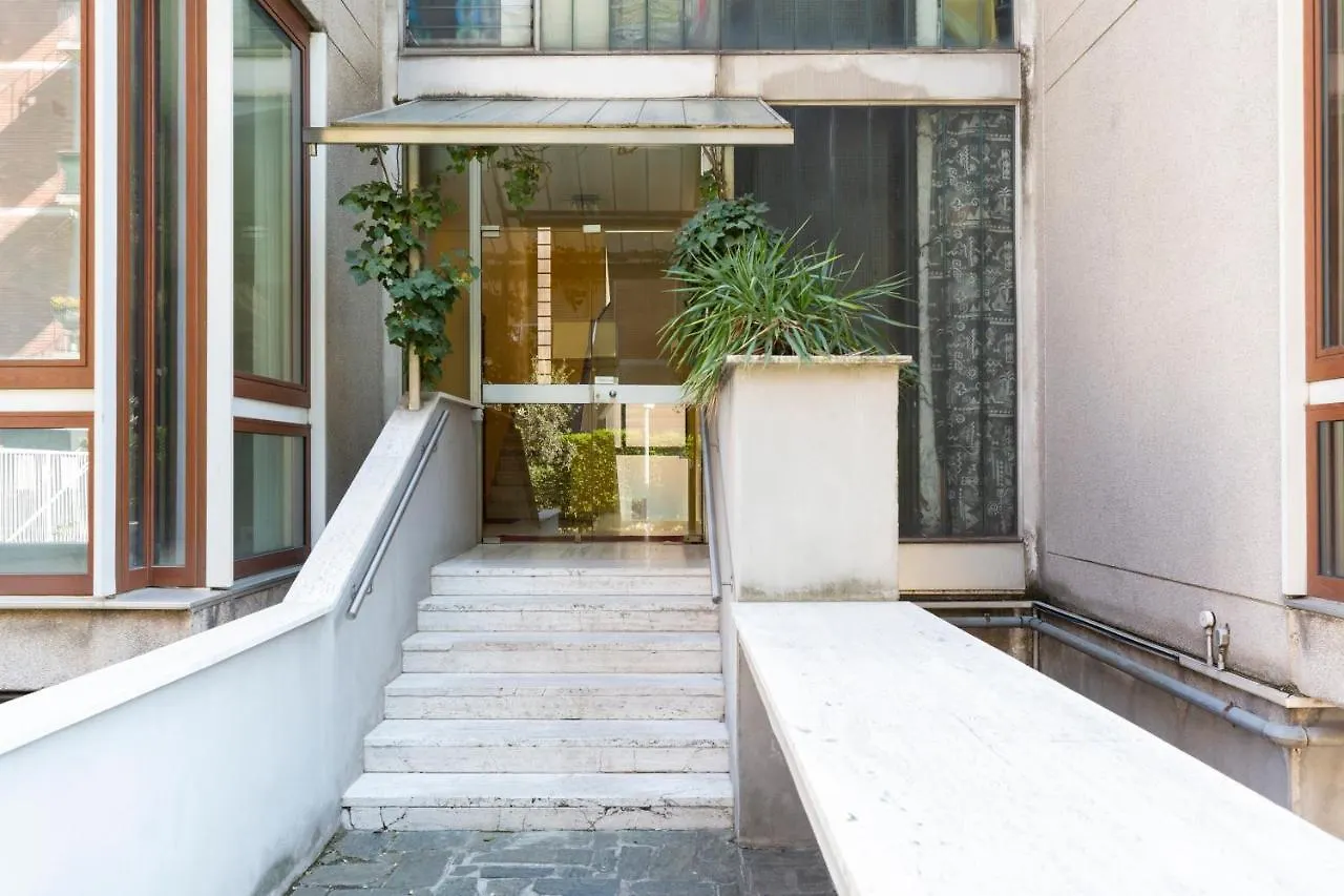 Twins Apartment - Tolstoj District ミラノ