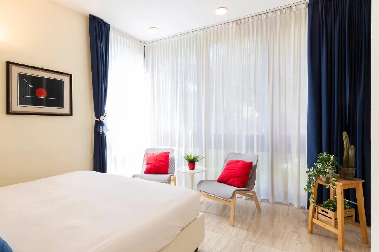 Twins Apartment - Tolstoj District ミラノ 0*,